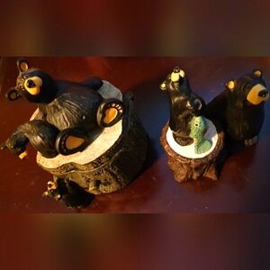 Bears wooden craved tree trunk boxes